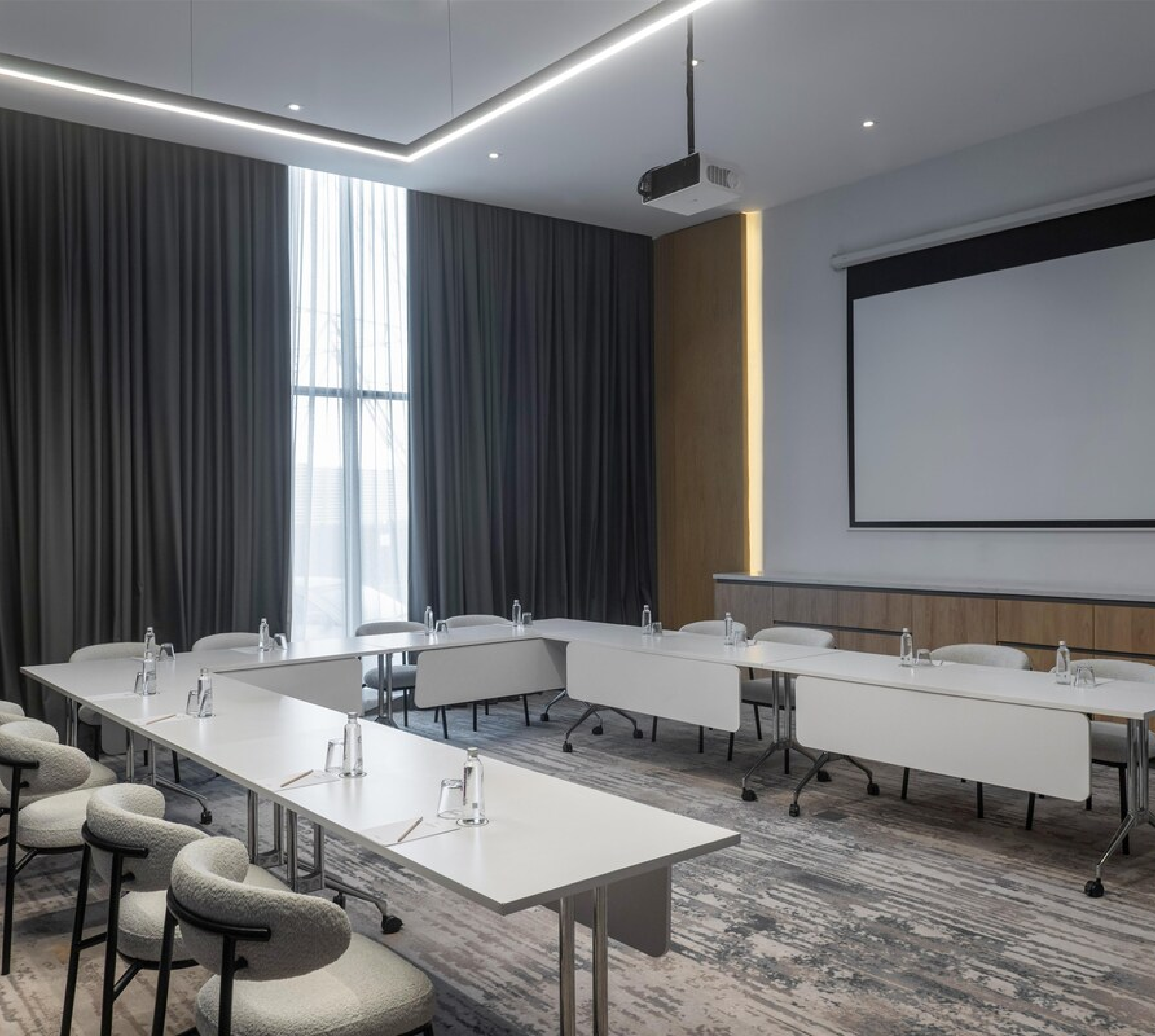 Radisson Hotel Madinah – Meeting Room | فندق راديسون المدينة – قاعة اجتماعات