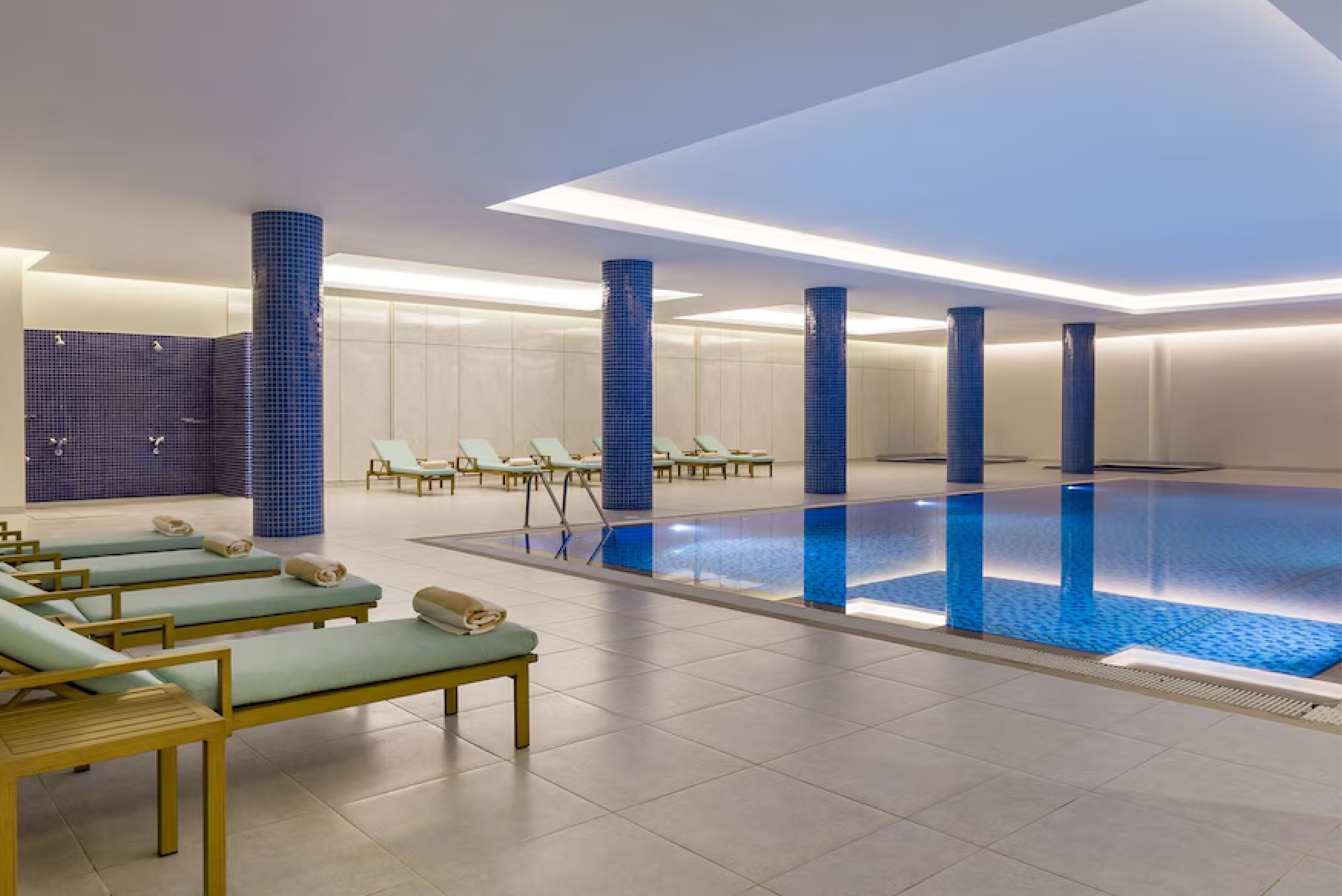 Radisson Hotel Riyadh Airport – Indoor Pool | فندق راديسون الرياض المطار – المسبح الداخلي